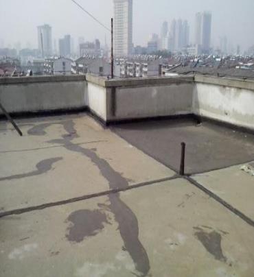 亭湖漏水维修 楼顶漏水是什么原因，楼顶漏水维修方法是什么?