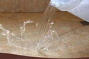 亭湖漏水维修 免砸砖防水材料该如何施工